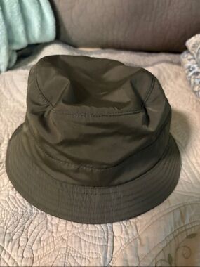 Goodfellow & Co Olive Green and Black Bucket Hat